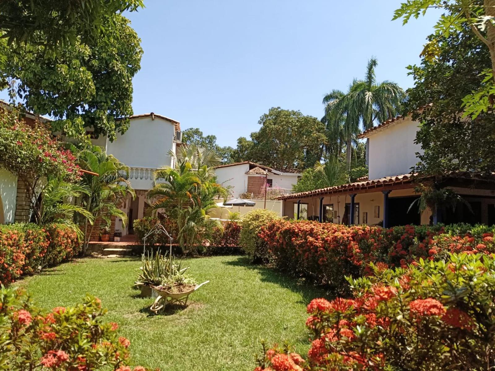 Hotel Y Restaurante Bienmesabe Santa Fe de Antioquia Exterior photo